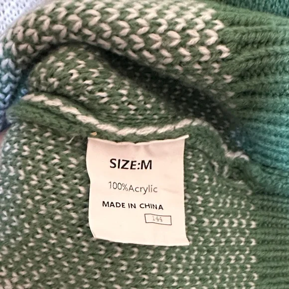 Green and White Checkered Sweater - Picture 5 of 5